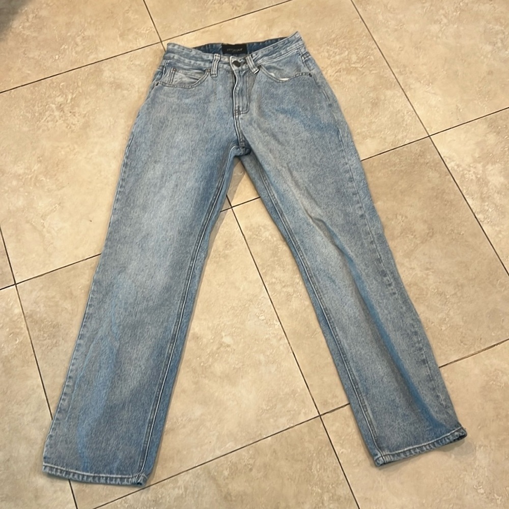 Victorious light wash jeans 28 X 32